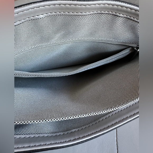 Fossil Light Gray/Cream Finley Leather Shoulder Bag - Picture 8 of 16